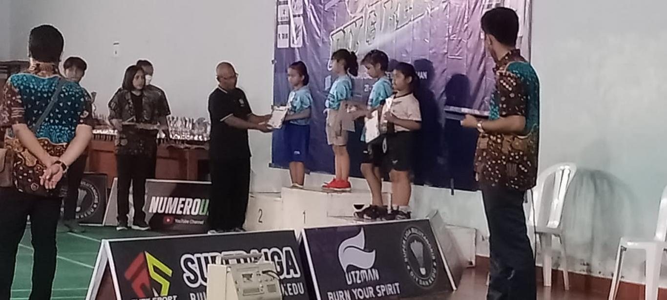 LIGA SUPER BULUTANGKIS JOGJA KEDU DI GOR MARGOAGUNG