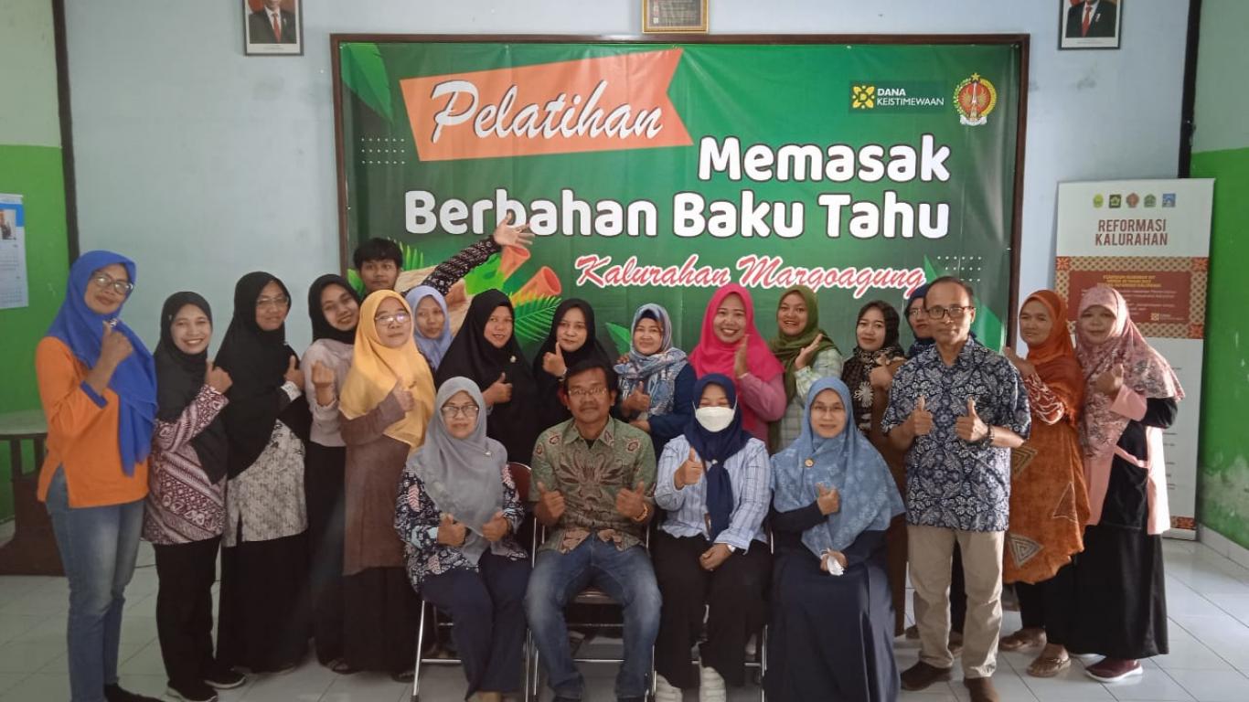Pelatihan UMKM Masak Berbahan Tahu Kuning Margoagung